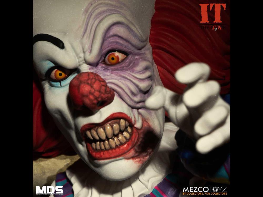 IT (1990) Mezco Designer Series Deluxe Pennywise Gallery Image 10