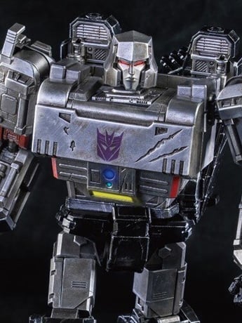 Transformers: War for Cybertron Trilogy DLX Scale Collectible Series Megatron Gallery Image 2