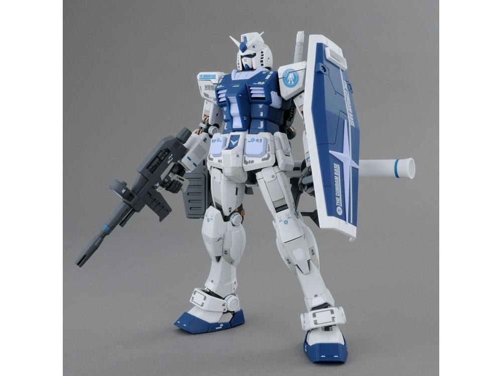 Gundam MG 1/100 RX-78-2 Gundam Ver.3.0 [Gundam Base Color] (The Gundam Base Limited) Exclusive Model Kit Gallery Image 3