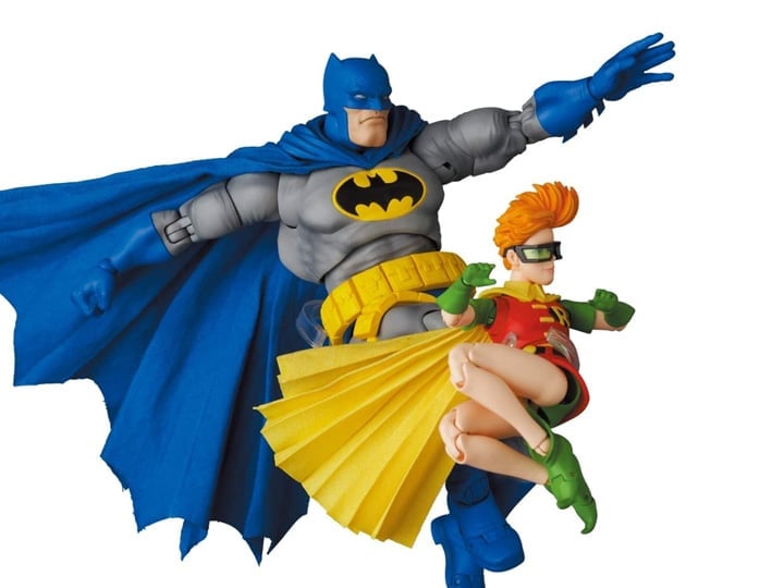 MAFEX No. 139 The Dark Knight Returns Batman & Robin