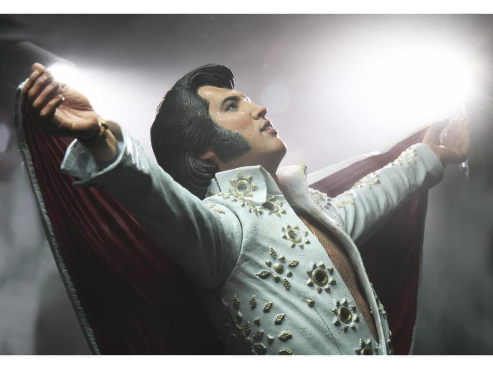 Elvis Presley (Live in '72) 7" Figure Gallery Image 7