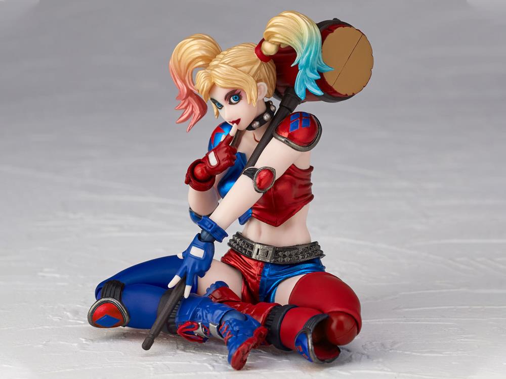DC Comics Amazing Yamaguchi Revoltech No.015EX Harley Quinn (New Color Ver.) Action Figure Gallery Image 5