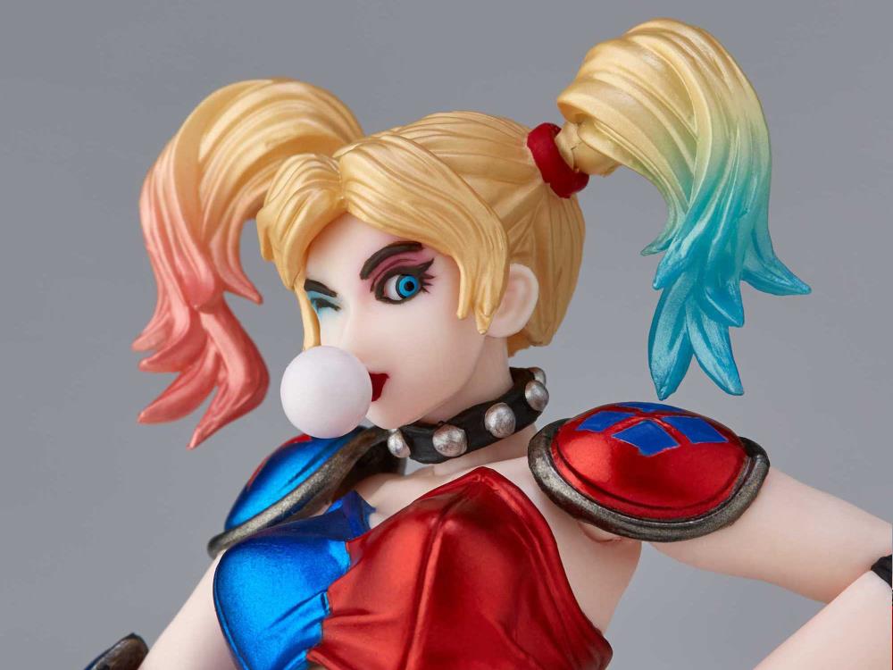 DC Comics Amazing Yamaguchi Revoltech No.015EX Harley Quinn (New Color Ver.) Action Figure Gallery Image 13