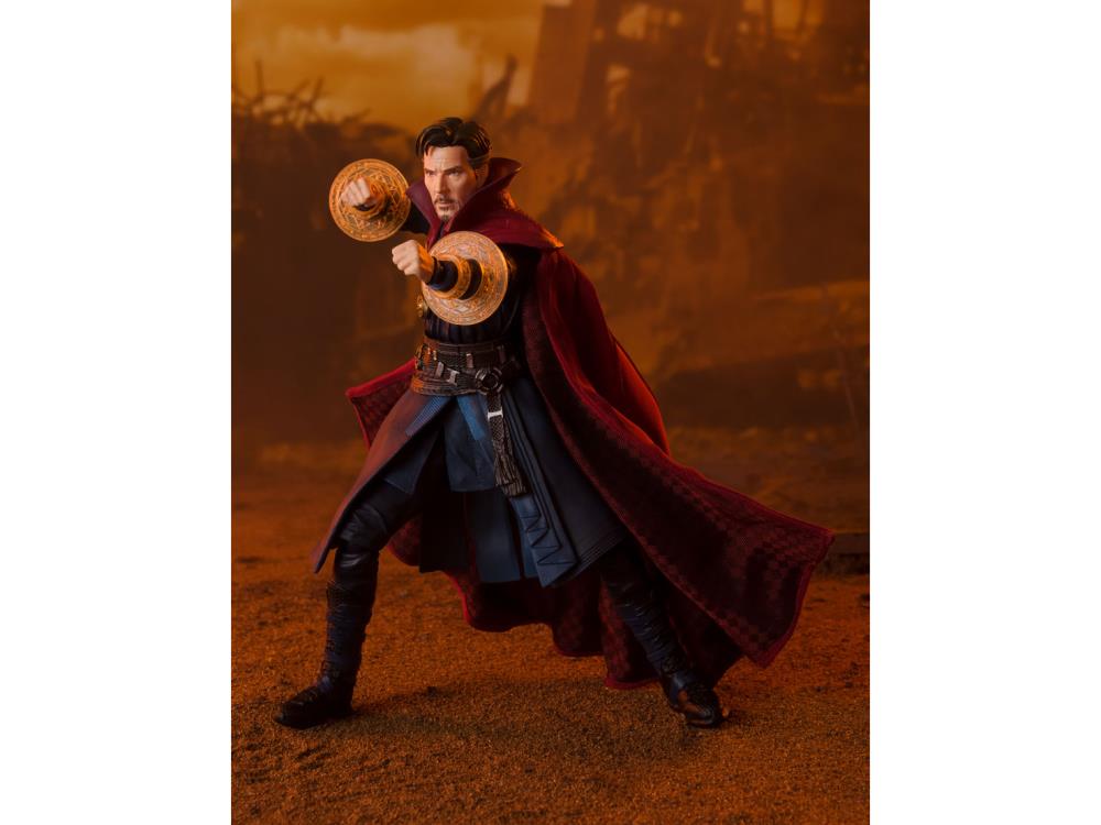 Avengers: Infinity War S.H.Figuarts Doctor Strange (Battle on Titan Edition) Action Figure Gallery Image 6