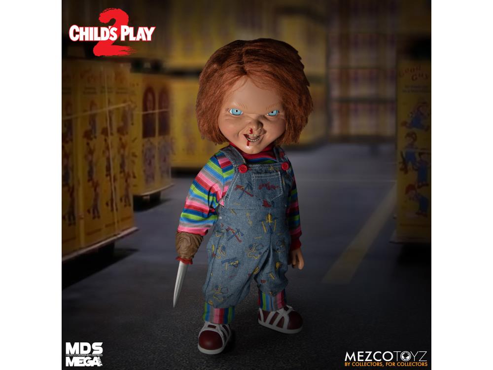 Child's Play 2 Mezco Designer Series Mega Scale Talking Chucky Gallery Image 3