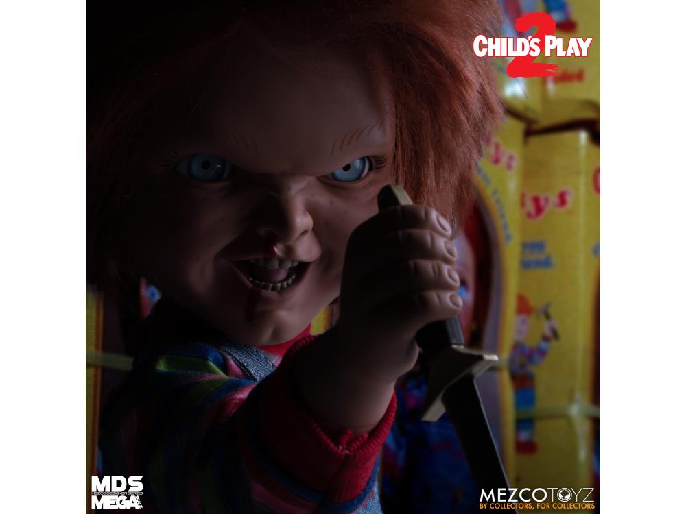 Child's Play 2 Mezco Designer Series Mega Scale Talking Chucky Gallery Image 9