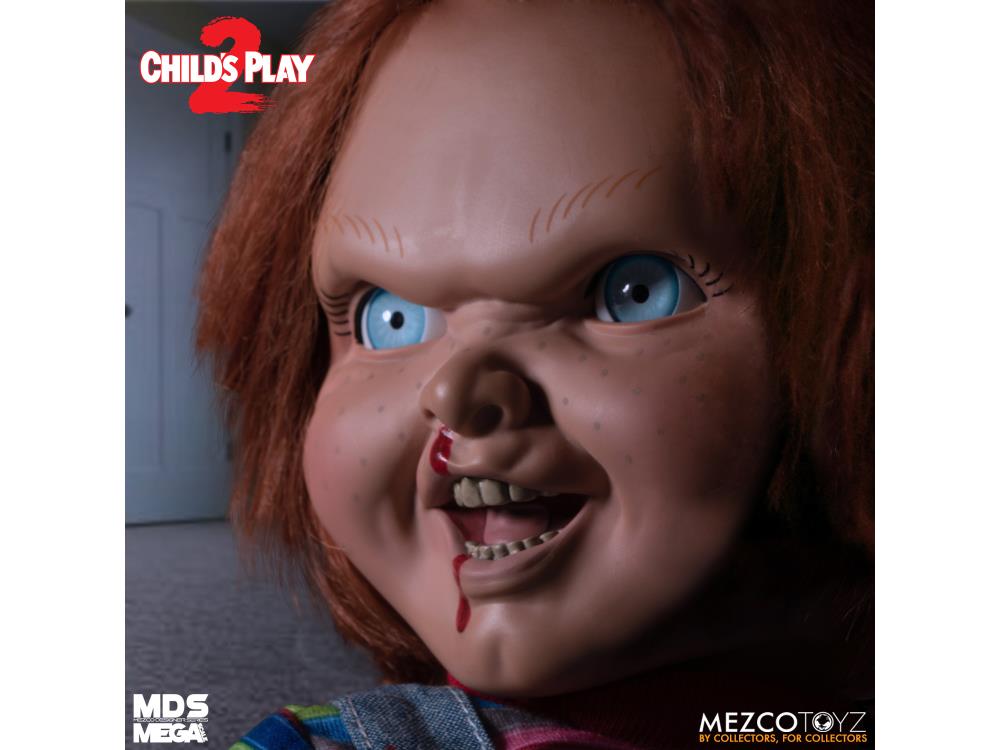 Child's Play 2 Mezco Designer Series Mega Scale Talking Chucky Gallery Image 10