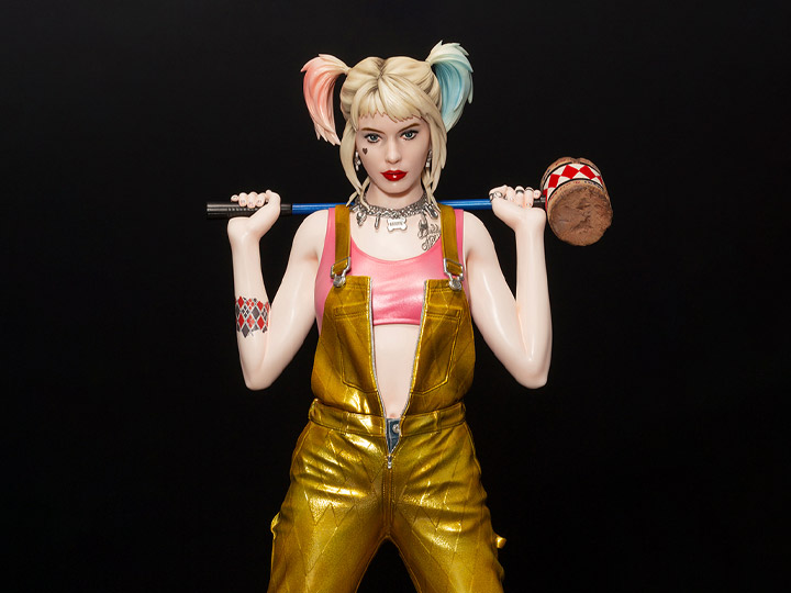Birds of Prey ArtFX Harley Quinn Statue Gallery Image 1