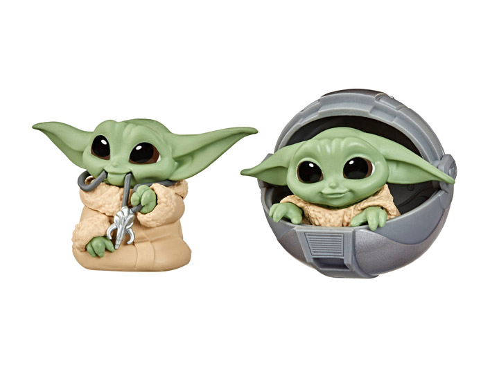 The Mandalorian The Bounty Collection The Child Pram & Mandalorian Necklace Two-Pack Gallery Image 1