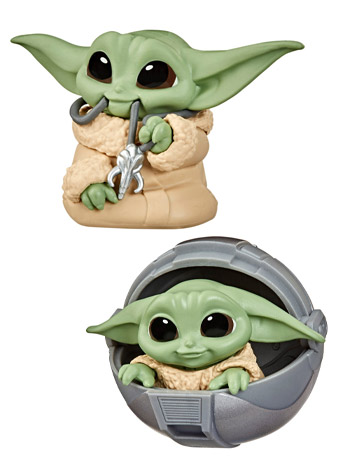 The Mandalorian The Bounty Collection The Child Pram & Mandalorian Necklace Two-Pack Gallery Image 2