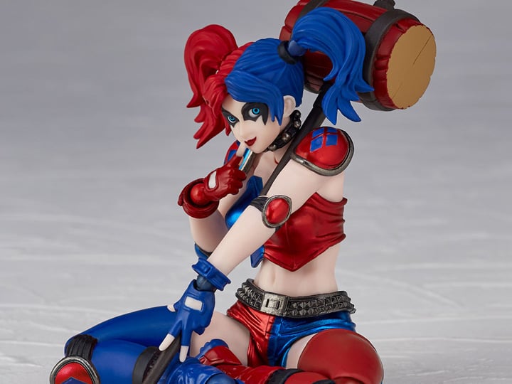 DC Comics Amazing Yamaguchi Revoltech No.015EX-2 Harley Quinn (Red x Blue Twintail Ver.) Exclusive Action Figure Gallery Image 1
