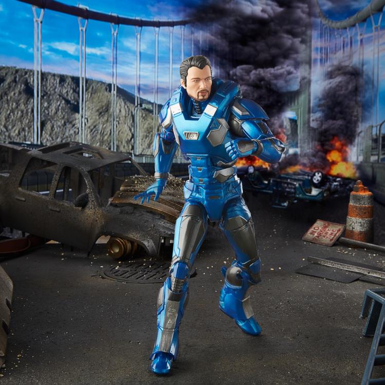 Marvel's Avengers Marvel Legends Iron Man Action Figure (Joe Fixit BAF) Gallery Image 9