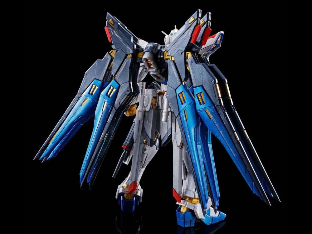 Mobile Suit Gundam SEED Destiny RG Strike Freedom Gundam (Titanium Finish) 1/144 Scale Exclusive Model Kit Gallery Image 4