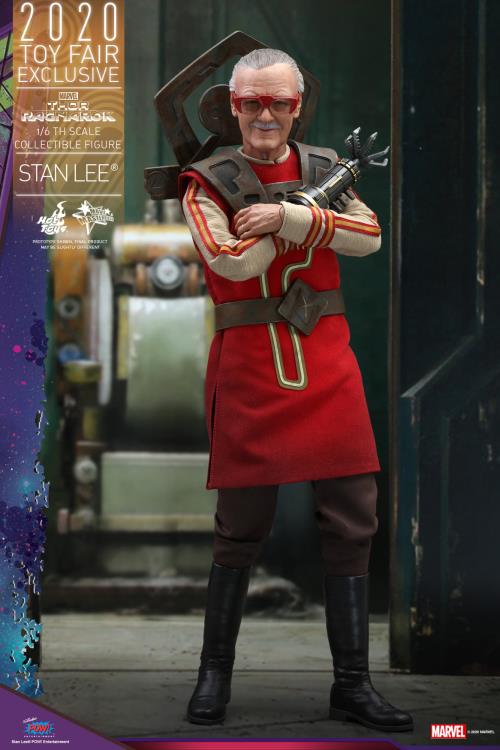 Thor: Ragnarok MMS570 Stan Lee 1/6th Scale Collectible Figure Gallery Image 3