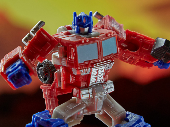 Transformers War for Cybertron: Kingdom Core Optimus Prime Gallery Image 1