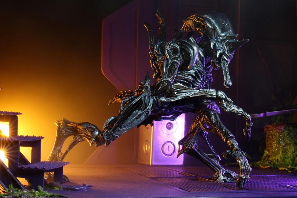 Aliens Ultimate Rhino Alien Figure (Ver. 2) Gallery Image 10