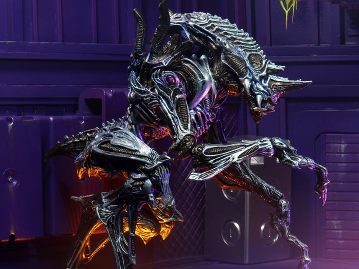 Aliens Ultimate Rhino Alien Figure (Ver. 2)