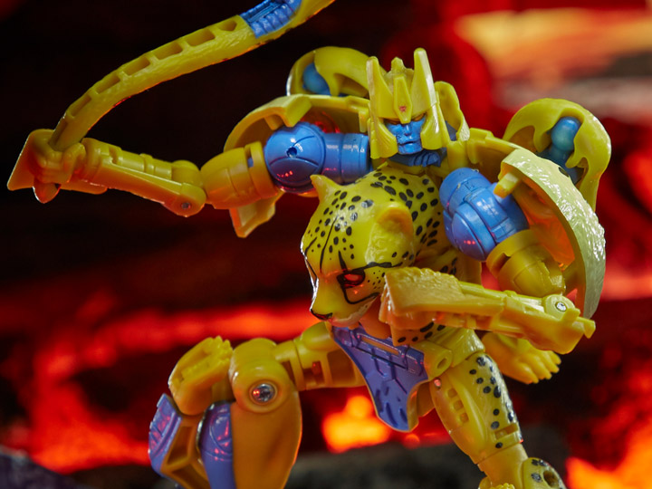 Transformers War for Cybertron: Kingdom Deluxe Cheetor Gallery Image 1