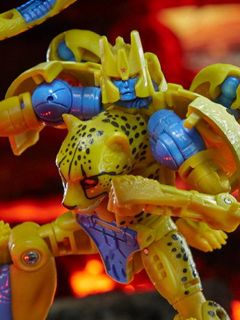 Transformers War for Cybertron: Kingdom Deluxe Cheetor Gallery Image 2