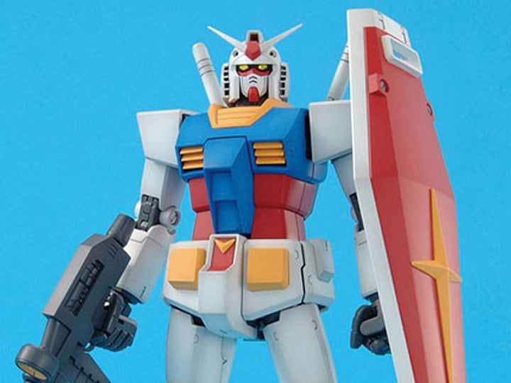 Mobile Suit Gundam MG RX-78-2 Gundam (Ver. 2.0) 1/100 Scale Model Kit Gallery Image 1