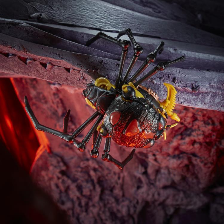 Transformers War for Cybertron: Kingdom Deluxe Blackarachnia Gallery Image 4