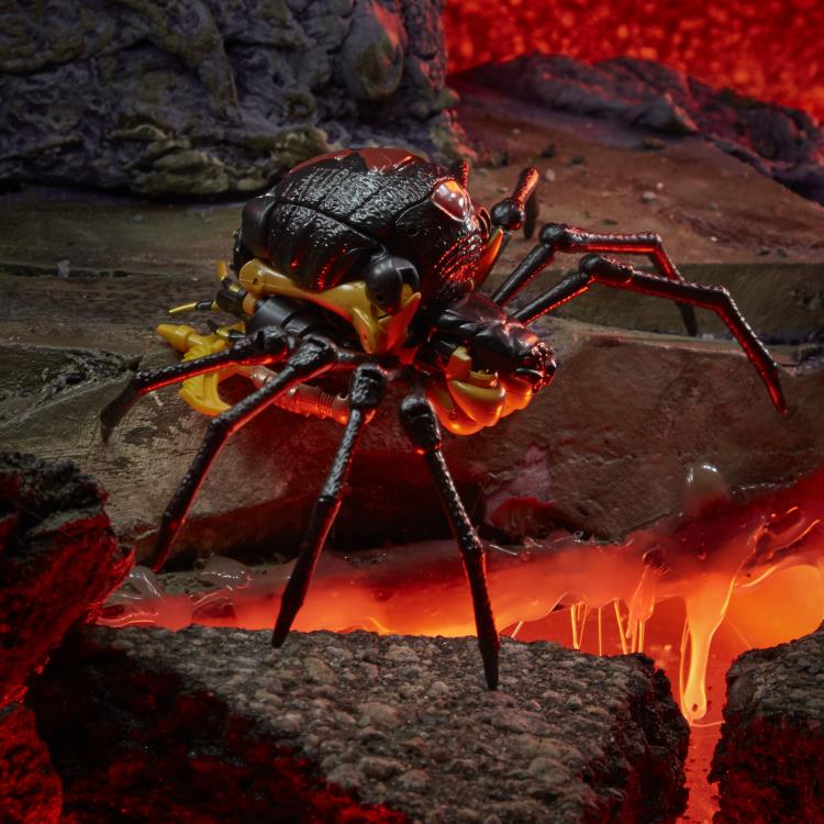 Transformers War for Cybertron: Kingdom Deluxe Blackarachnia Gallery Image 3