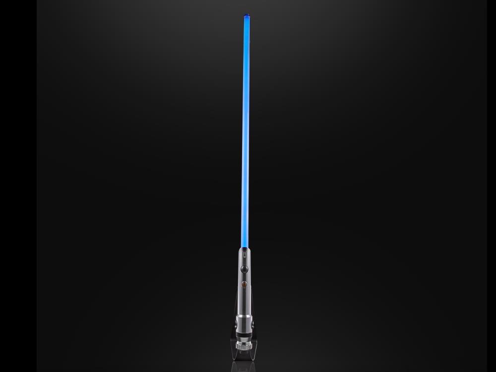 Star Wars: The Black Series Ahsoka Tano Force FX Elite Lightsaber Gallery Image 3