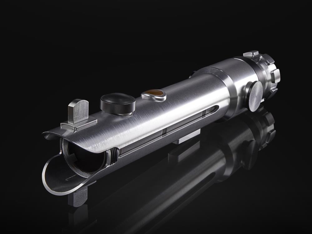 Star Wars: The Black Series Ahsoka Tano Force FX Elite Lightsaber Gallery Image 5