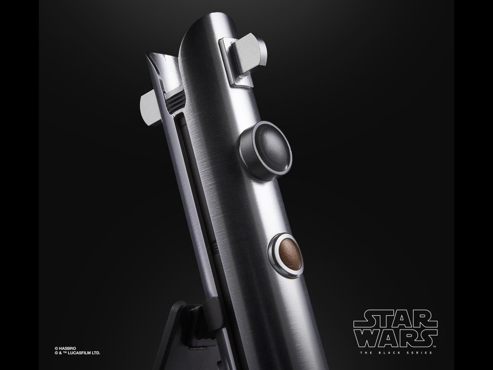 Star Wars: The Black Series Ahsoka Tano Force FX Elite Lightsaber Gallery Image 8