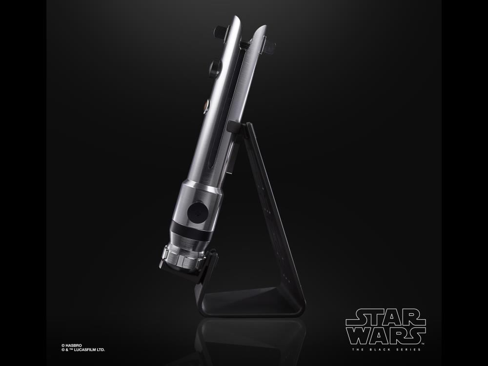 Star Wars: The Black Series Ahsoka Tano Force FX Elite Lightsaber Gallery Image 7