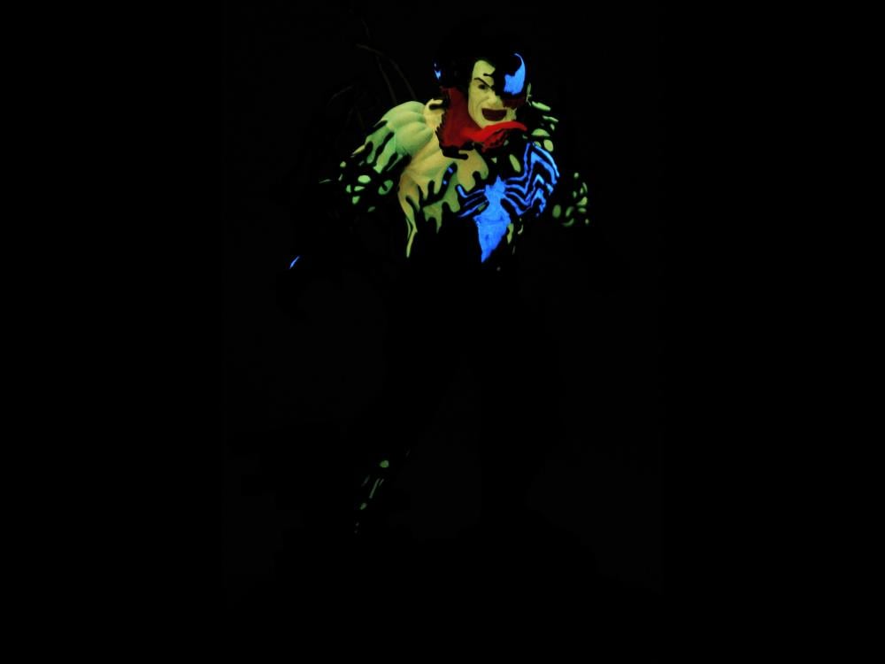 Marvel Gallery Venom NYCC 2020 Exclusive Figure Gallery Image 5