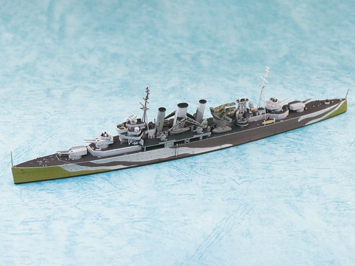 British Heavy Cruiser HMS Kent 1/700 Scale Model Kit Gallery Image 1