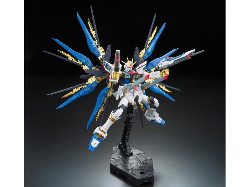 Mobile Suit Gundam SEED Destiny RG Strike Freedom Gundam 1/144 Scale Model Kit Gallery Image 4