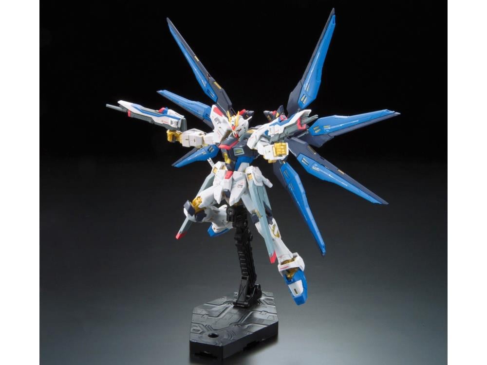 Mobile Suit Gundam SEED Destiny RG Strike Freedom Gundam 1/144 Scale Model Kit Gallery Image 6