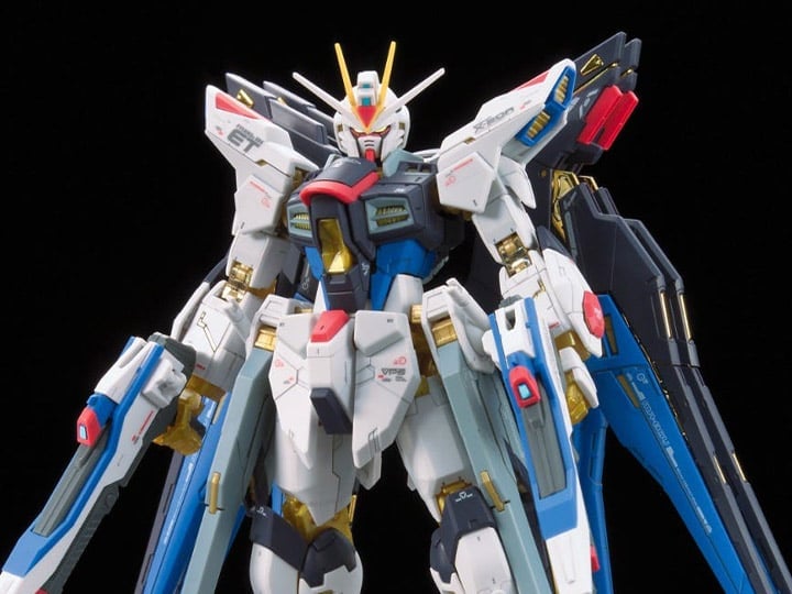 Mobile Suit Gundam SEED Destiny RG Strike Freedom Gundam 1/144 Scale Model Kit Gallery Image 1