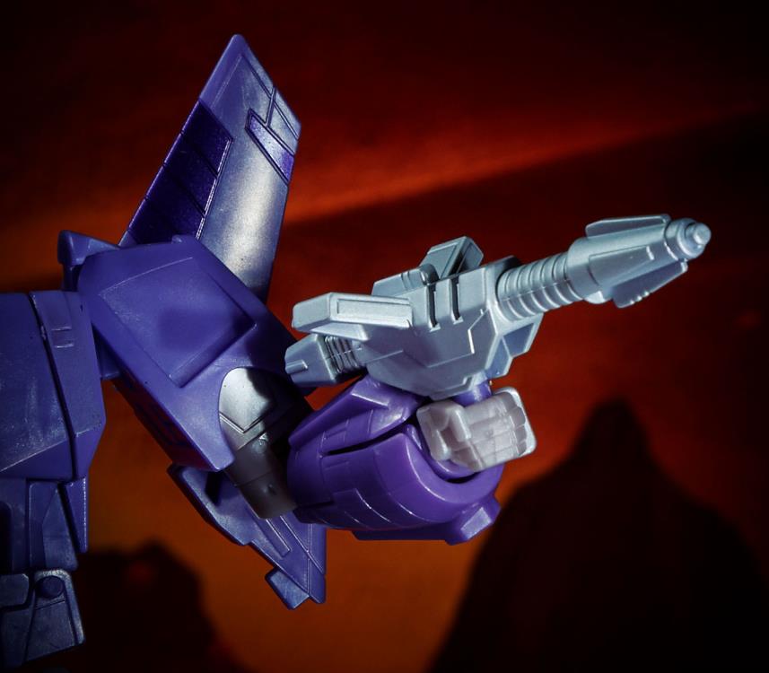 Transformers War for Cybertron: Kingdom Voyager Cyclonus Gallery Image 8