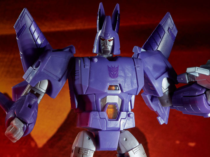 Transformers War for Cybertron: Kingdom Voyager Cyclonus Gallery Image 1