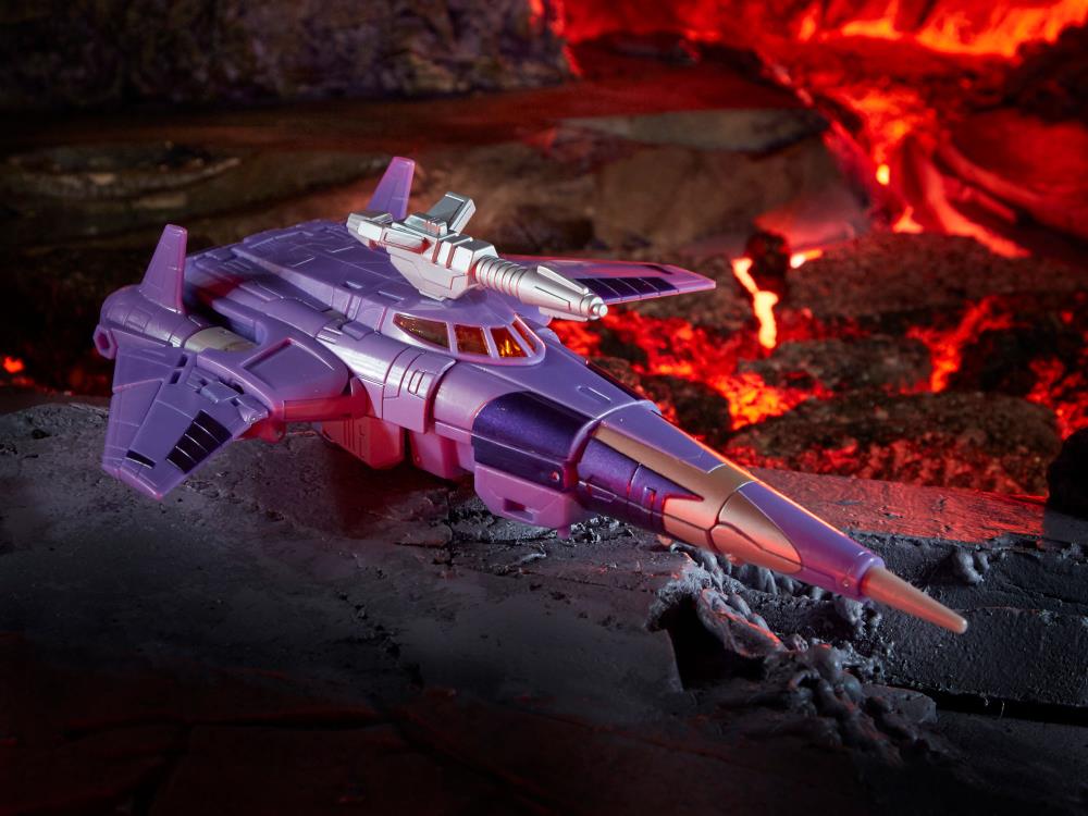 Transformers War for Cybertron: Kingdom Voyager Cyclonus Gallery Image 3