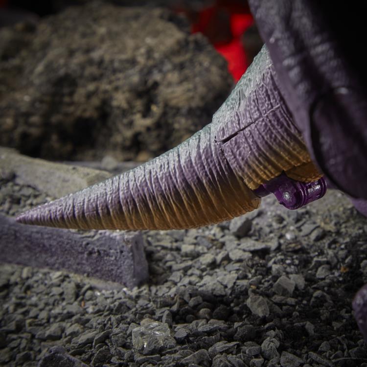 Transformers War for Cybertron: Kingdom Leader Megatron Gallery Image 9