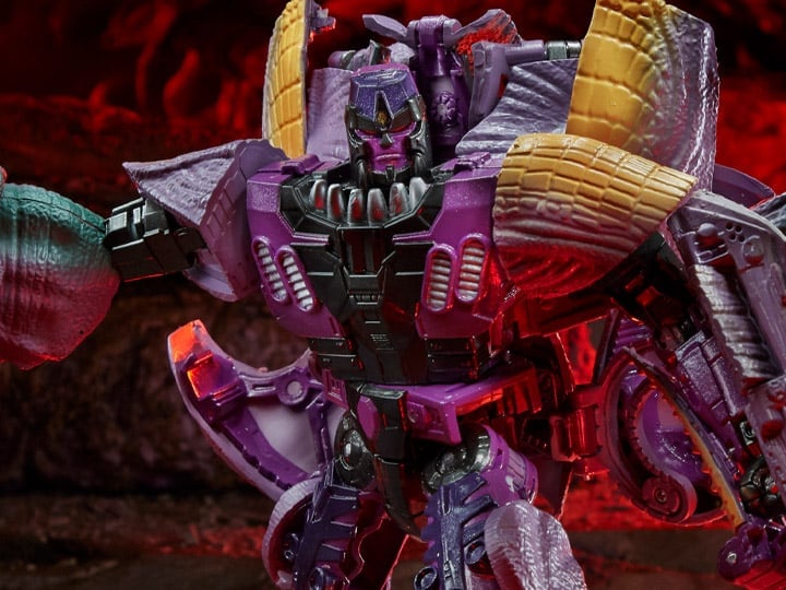 Transformers War for Cybertron: Kingdom Leader Megatron Gallery Image 1