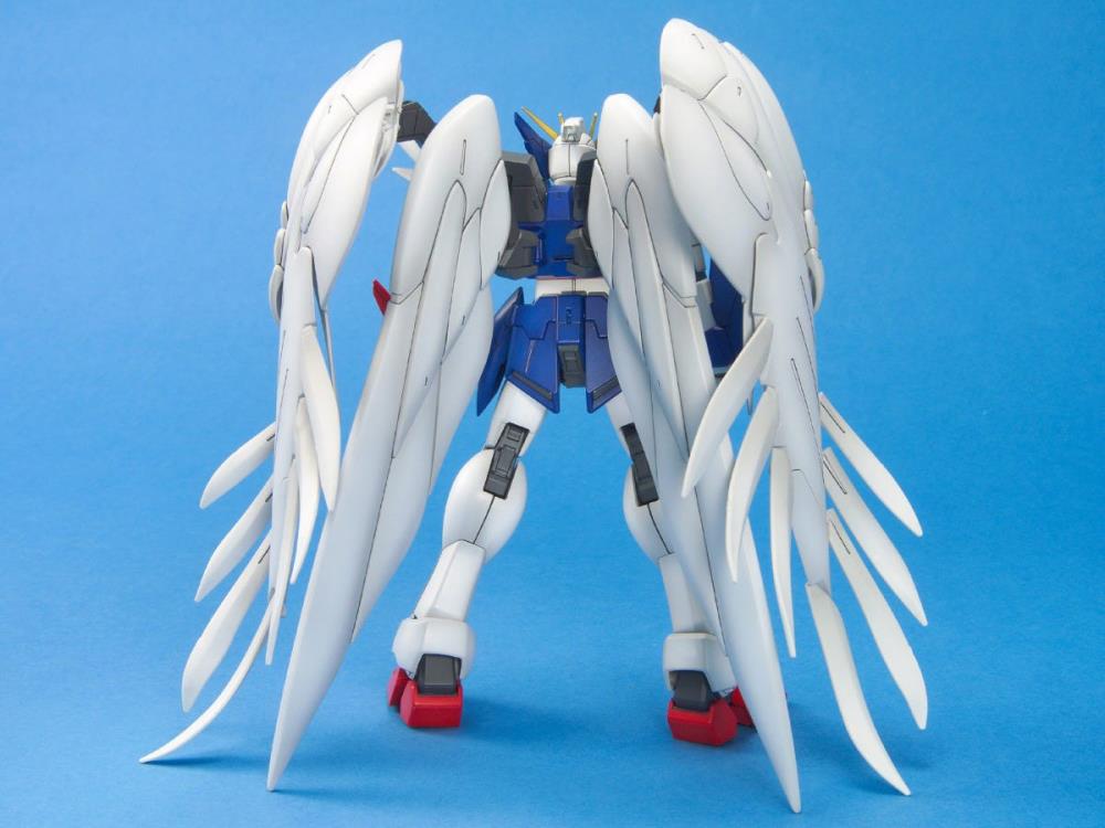 Gundam Wing: Endless Waltz MG Wing Gundam Zero EW 1/100 Scale Model Kit Gallery Image 4