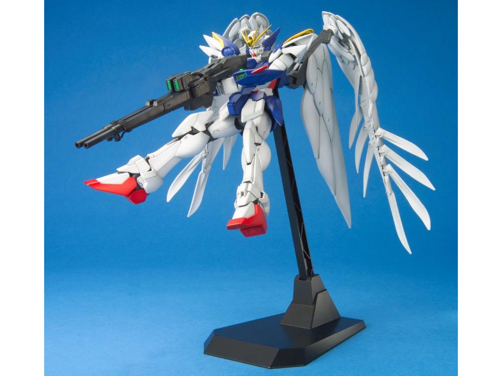 Gundam Wing: Endless Waltz MG Wing Gundam Zero EW 1/100 Scale Model Kit Gallery Image 7