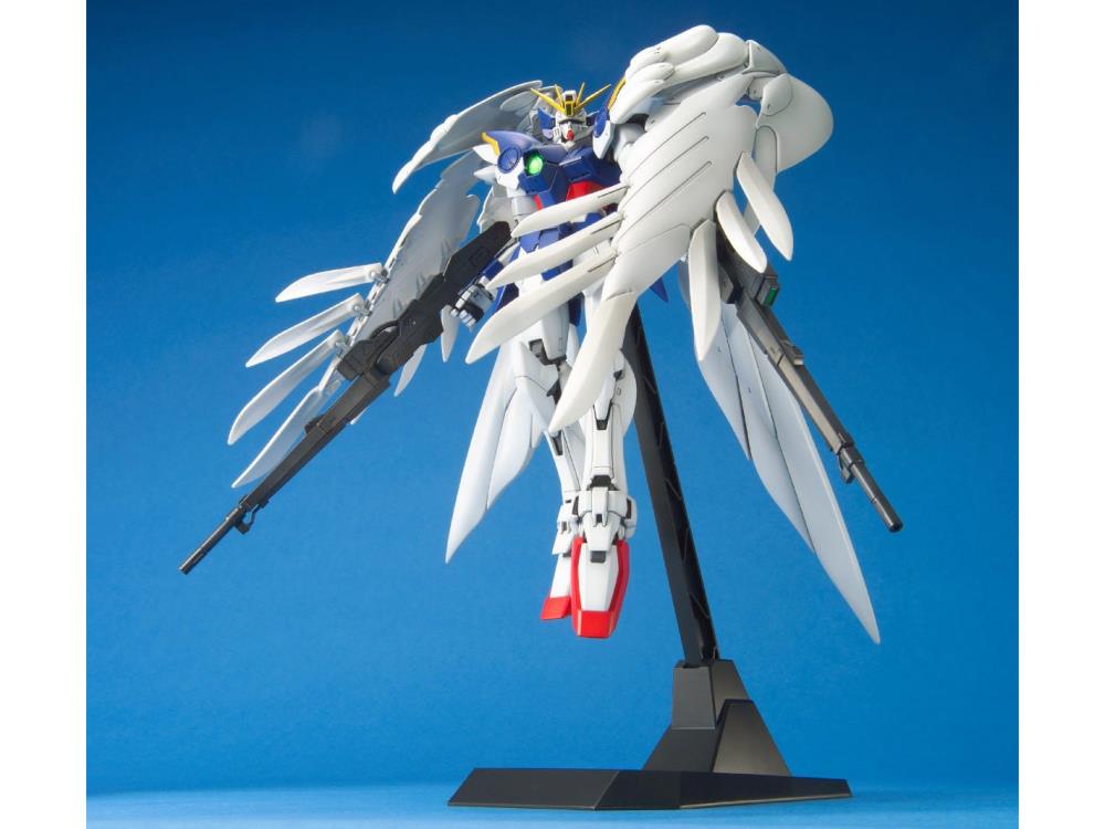 Gundam Wing: Endless Waltz MG Wing Gundam Zero EW 1/100 Scale Model Kit Gallery Image 6