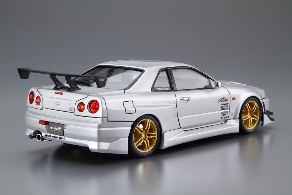 Nissan (2002) C-West BNR34 Skyline GT-R 1/24 Scale Model Kit Gallery Image 4