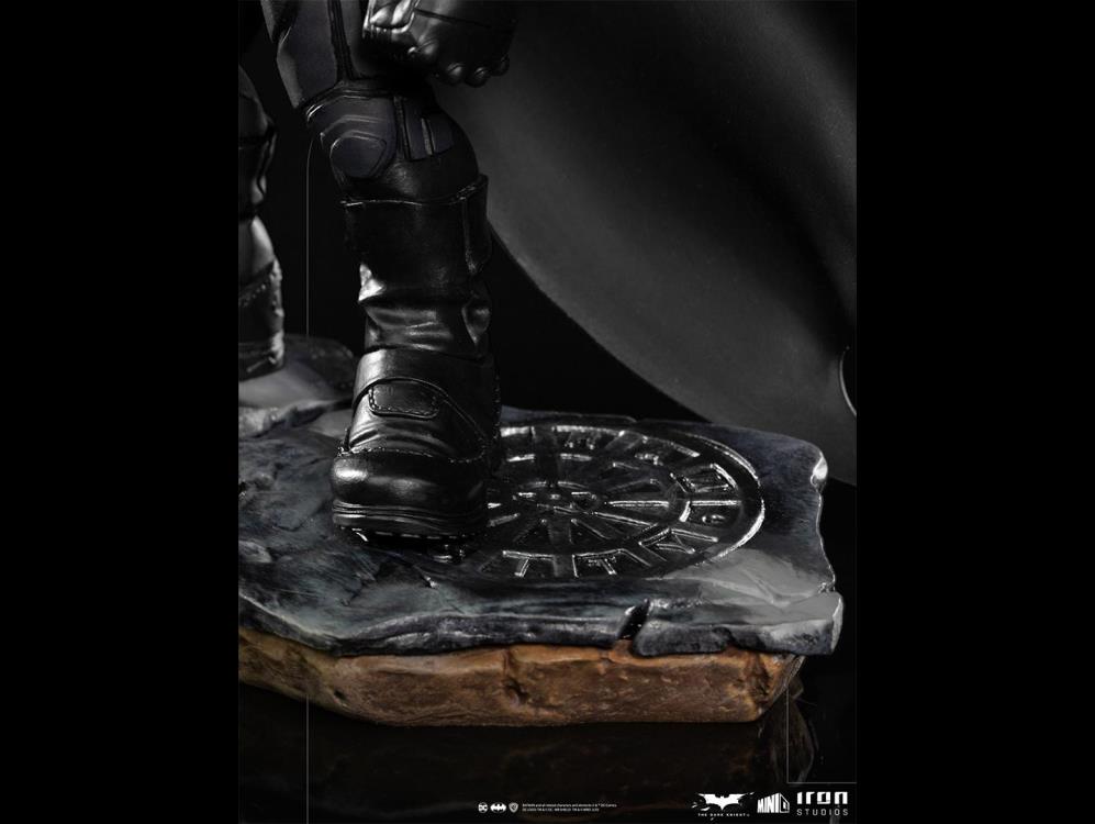 The Dark Knight MiniCo Batman (Toy Art Ver.) Gallery Image 11