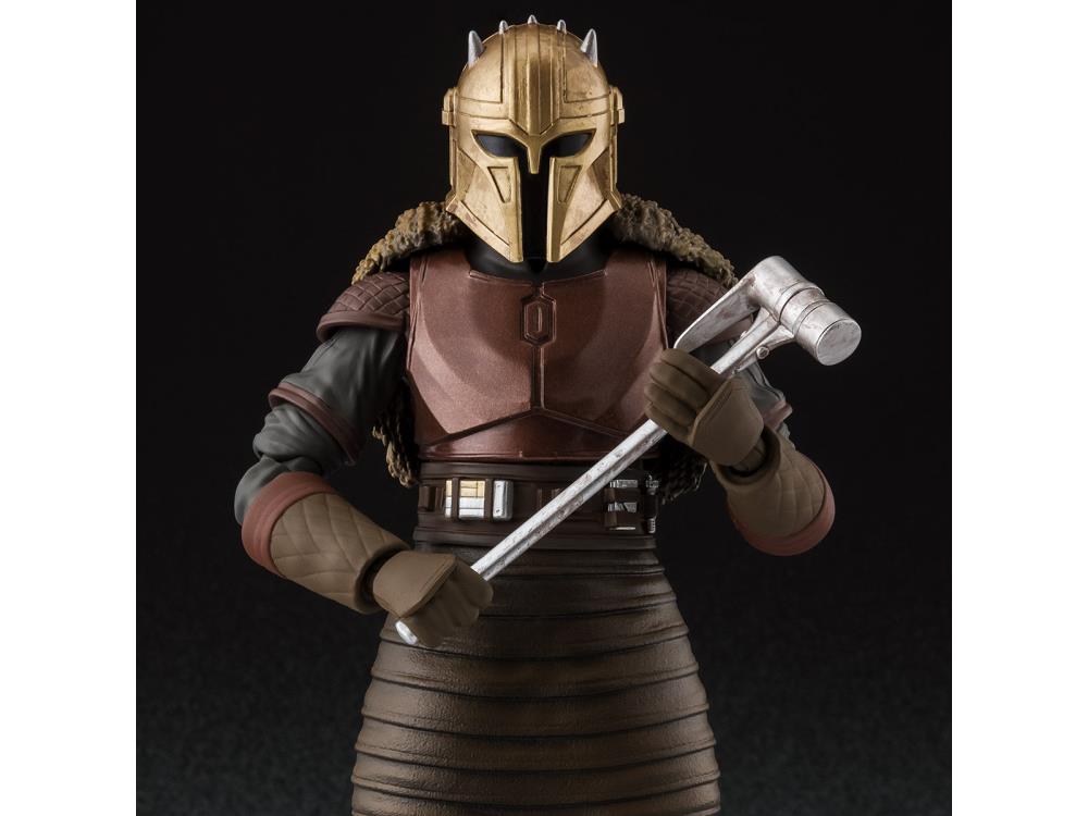 The Mandalorian S.H.Figuarts The Armorer Exclusive Action Figure Gallery Image 9