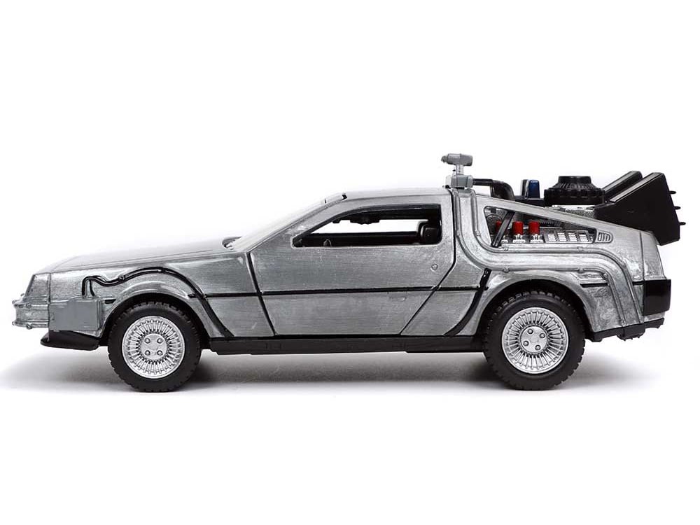 Back to the Future Hollywood Rides 1/32 Scale Die-Cast DeLorean Time Machine Gallery Image 4