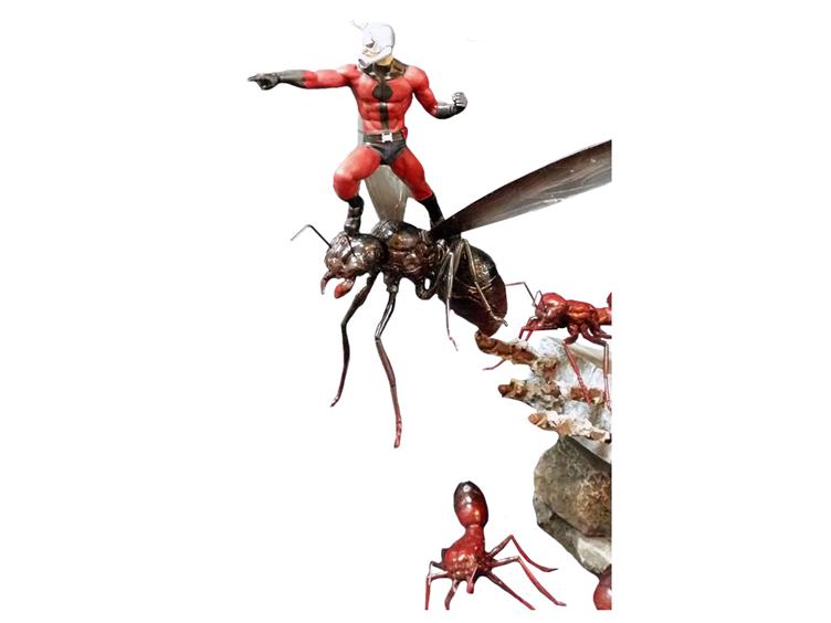 Premium Collectibles Ant-Man Statue (Comic Version) LE 750 Gallery Image 4
