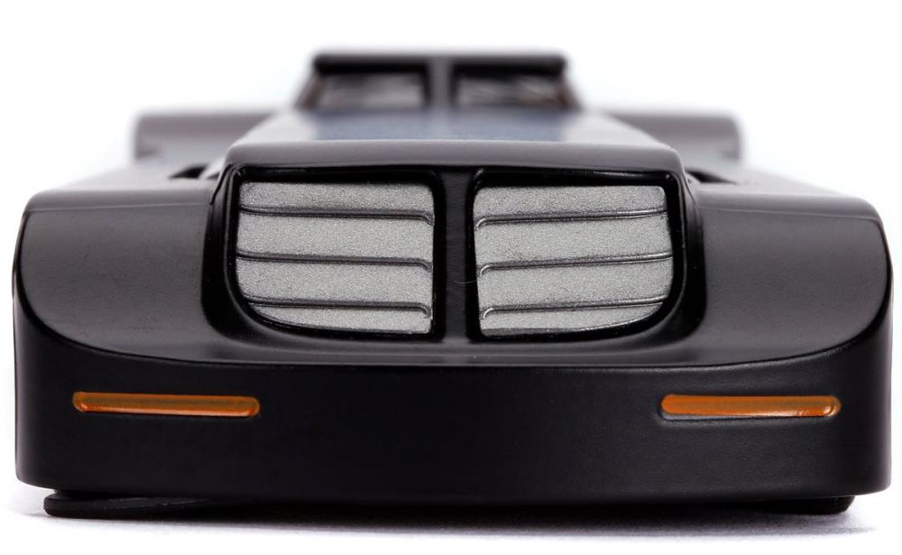 Batman: The Animated Series Metals Die Cast 1/32 Scale Batmobile With Batman Gallery Image 4