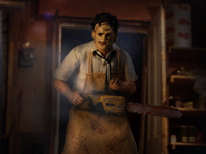 The Texas Chainsaw Massacre One:12 Collective Deluxe Leatherface Gallery Image 1
